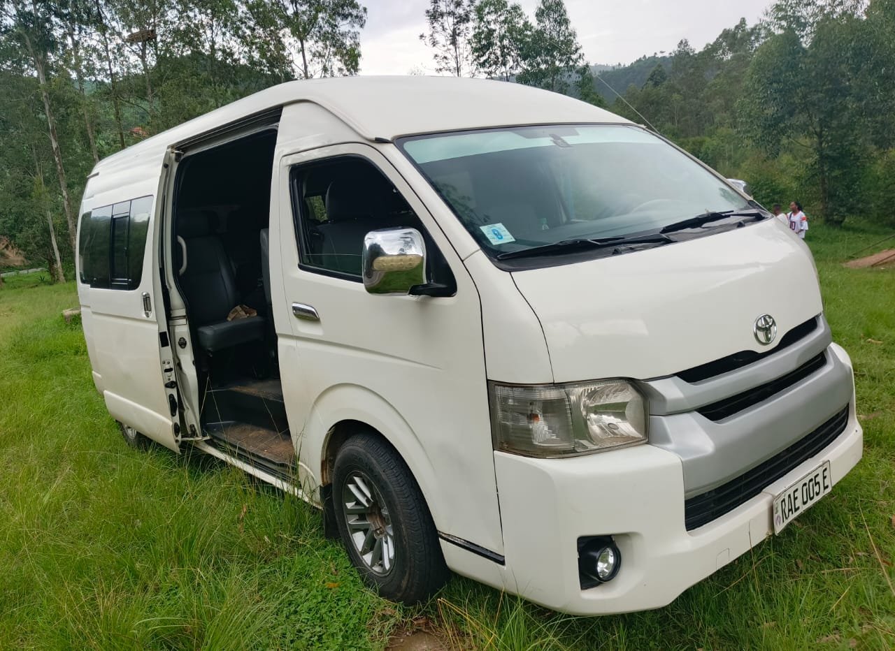 Toyota HiAce High Roof Minibus